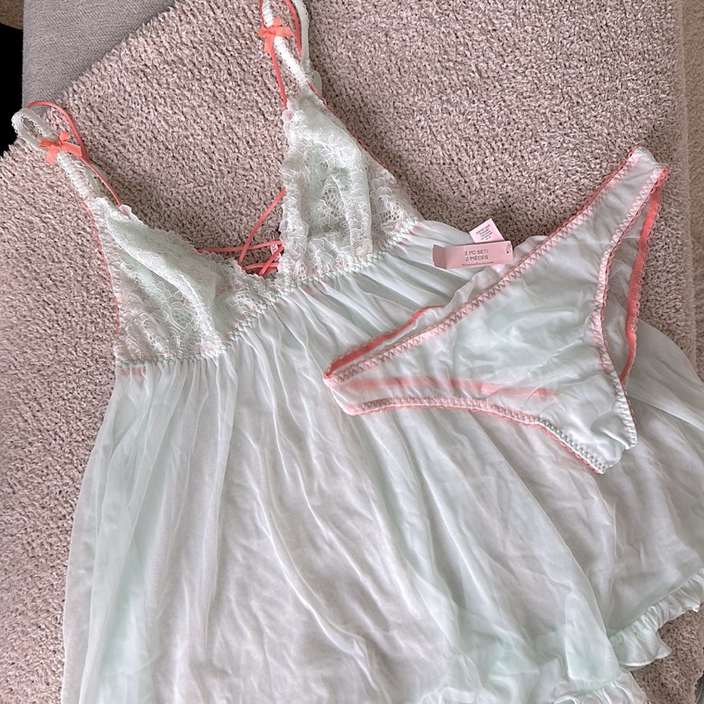 Victoria’s Secret Lingerie 2 piece set